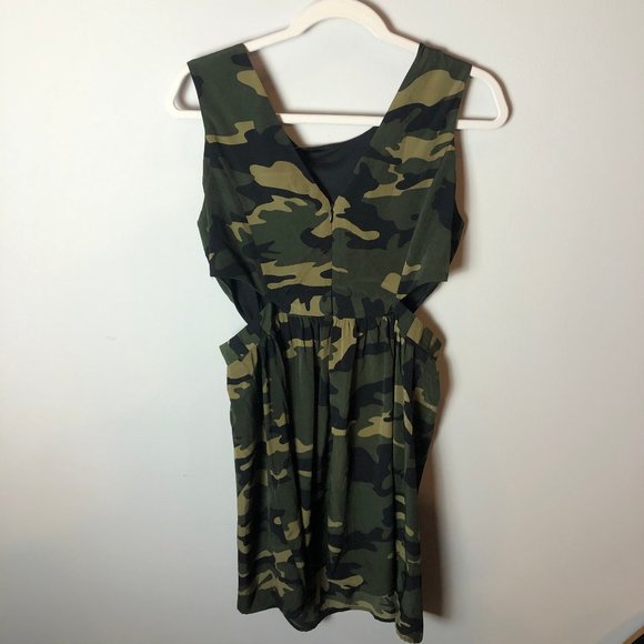Forever 21 (L) camo mini dress - Picture 2 of 4